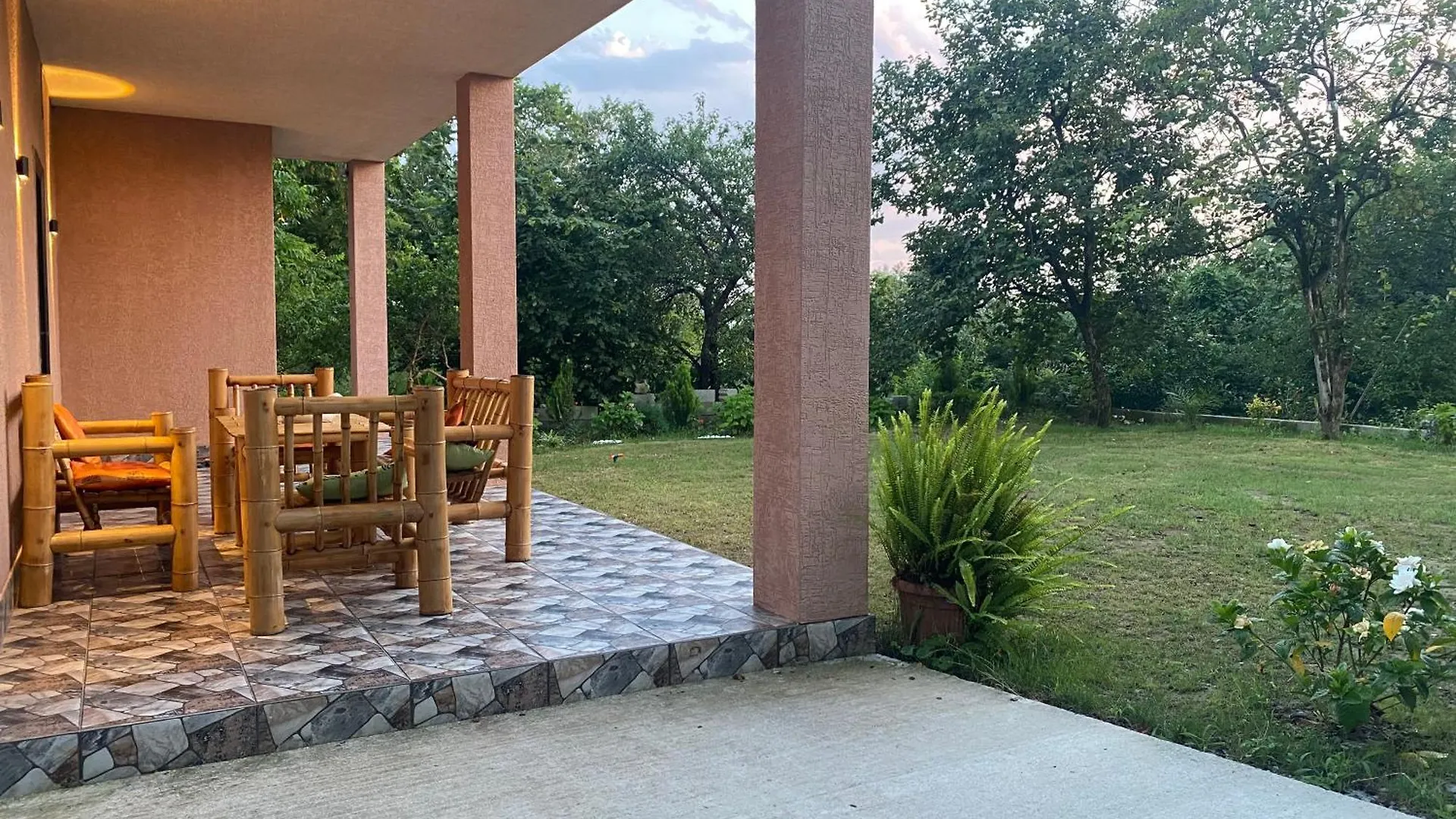 Orange Villa Гонио